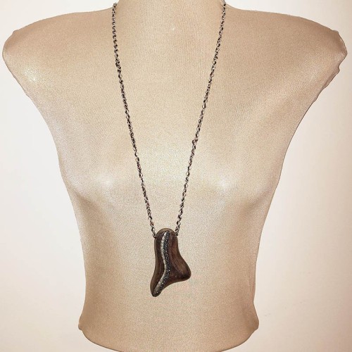 WOODEN MOTIF NECKLACE WITH....